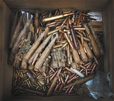 北京警方收繳近千槍支及彈藥、管制刀具等集中入庫