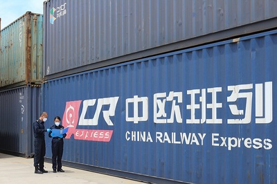 外貿(mào)新業(yè)態(tài)&ldquo;多點(diǎn)開(kāi)花&rdquo; 海關(guān)助力中小企業(yè)抱團(tuán)出海